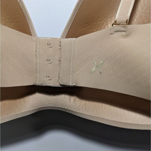 Knix | Wingwoman Contour Bra and Essential Boyshort in Warm Sand - Picture 11 of 16